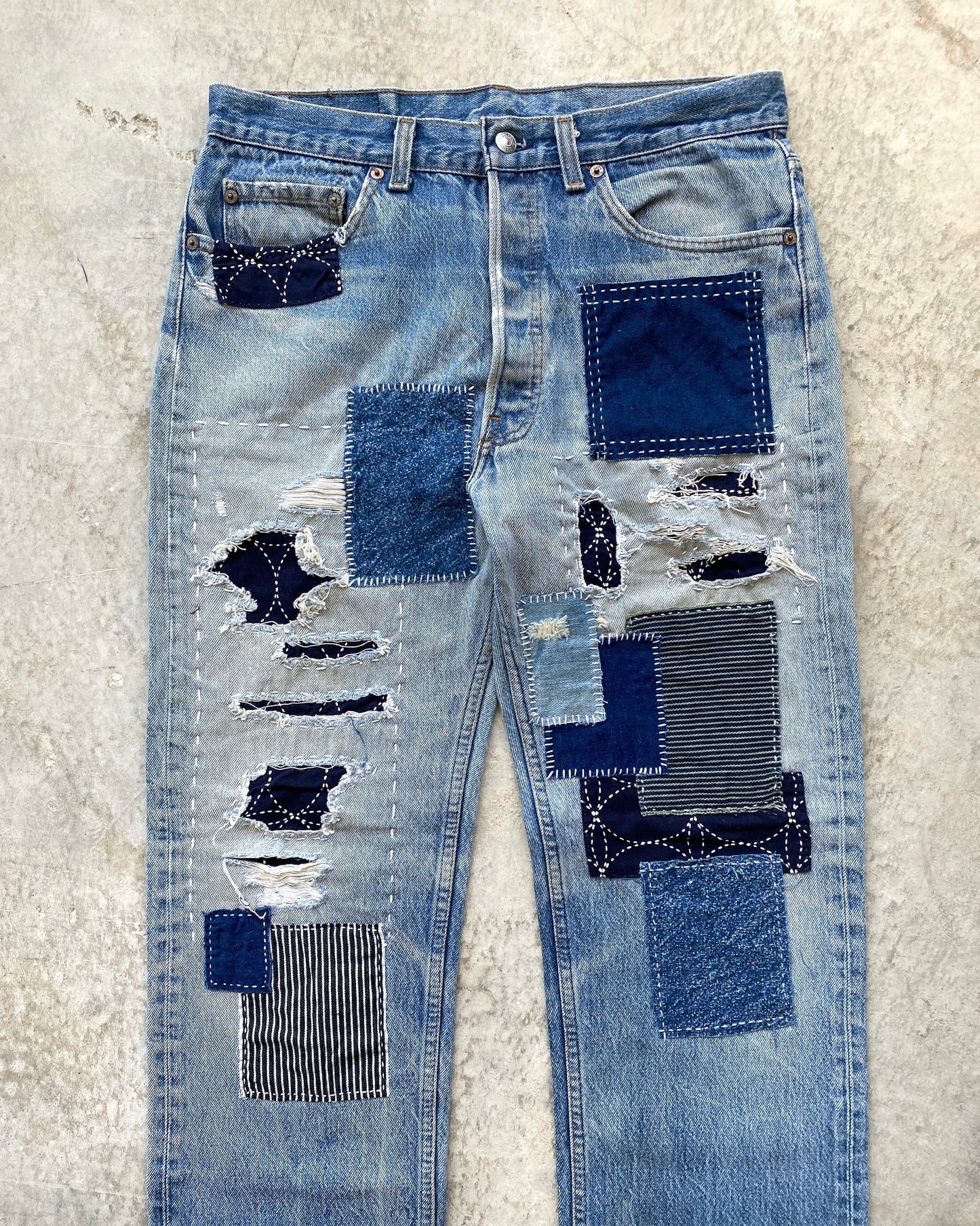 1980S FADED BLUE SASHIKO PATCHED LEVI'S 501 JEANS (34X34)