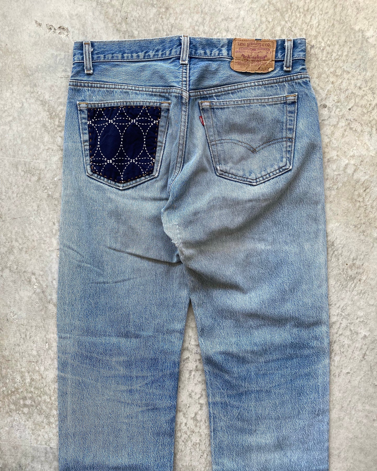 1980S FADED BLUE SASHIKO PATCHED LEVI'S 501 JEANS (34X34)