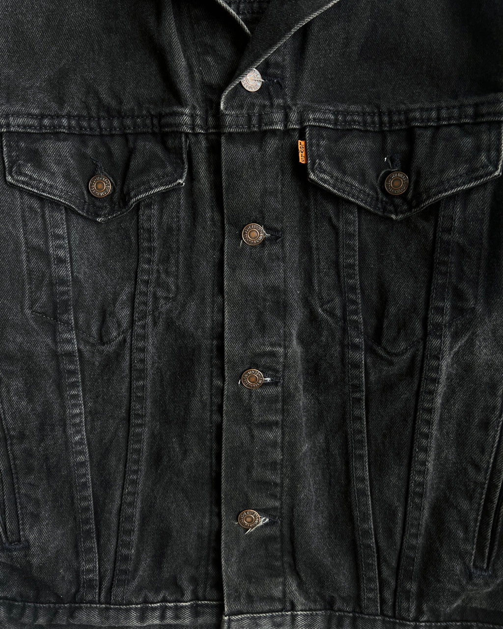 1990S FADED BLACK LEVI'S TYPE III DENIM JACKET (L)
