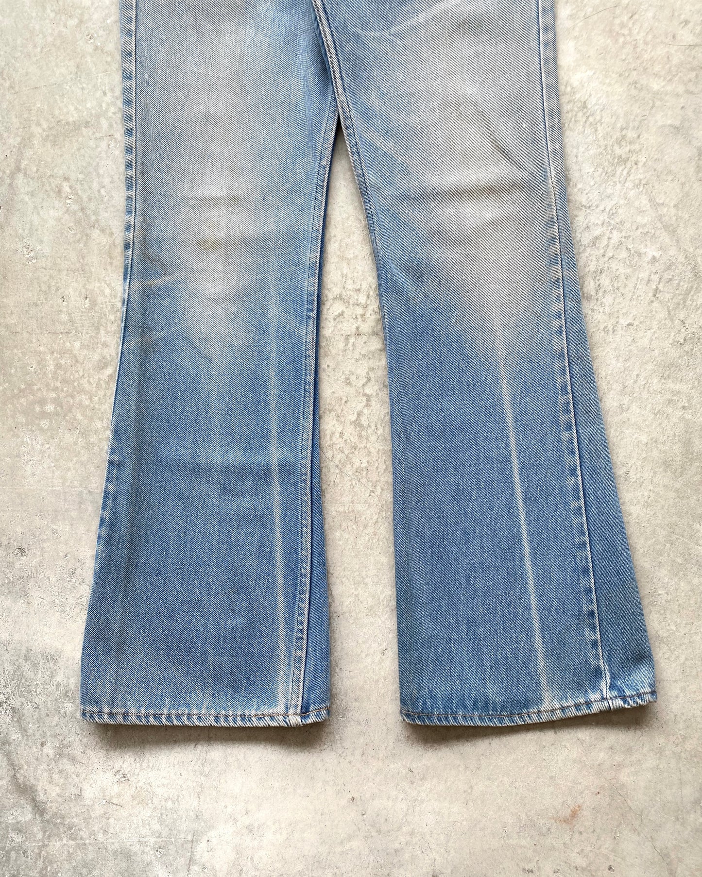 1970S FADED BLUE LEVI'S 646 FLARED JEANS (31X32)