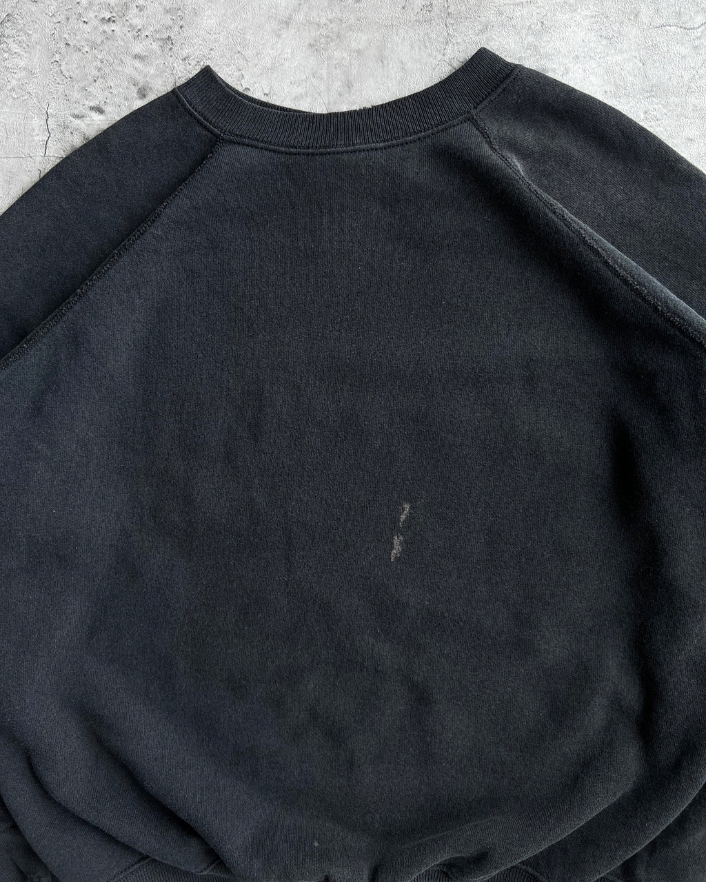 1990S FADED BLACK BLANK HANES RAGLAN SWETASHIRT (XL)
