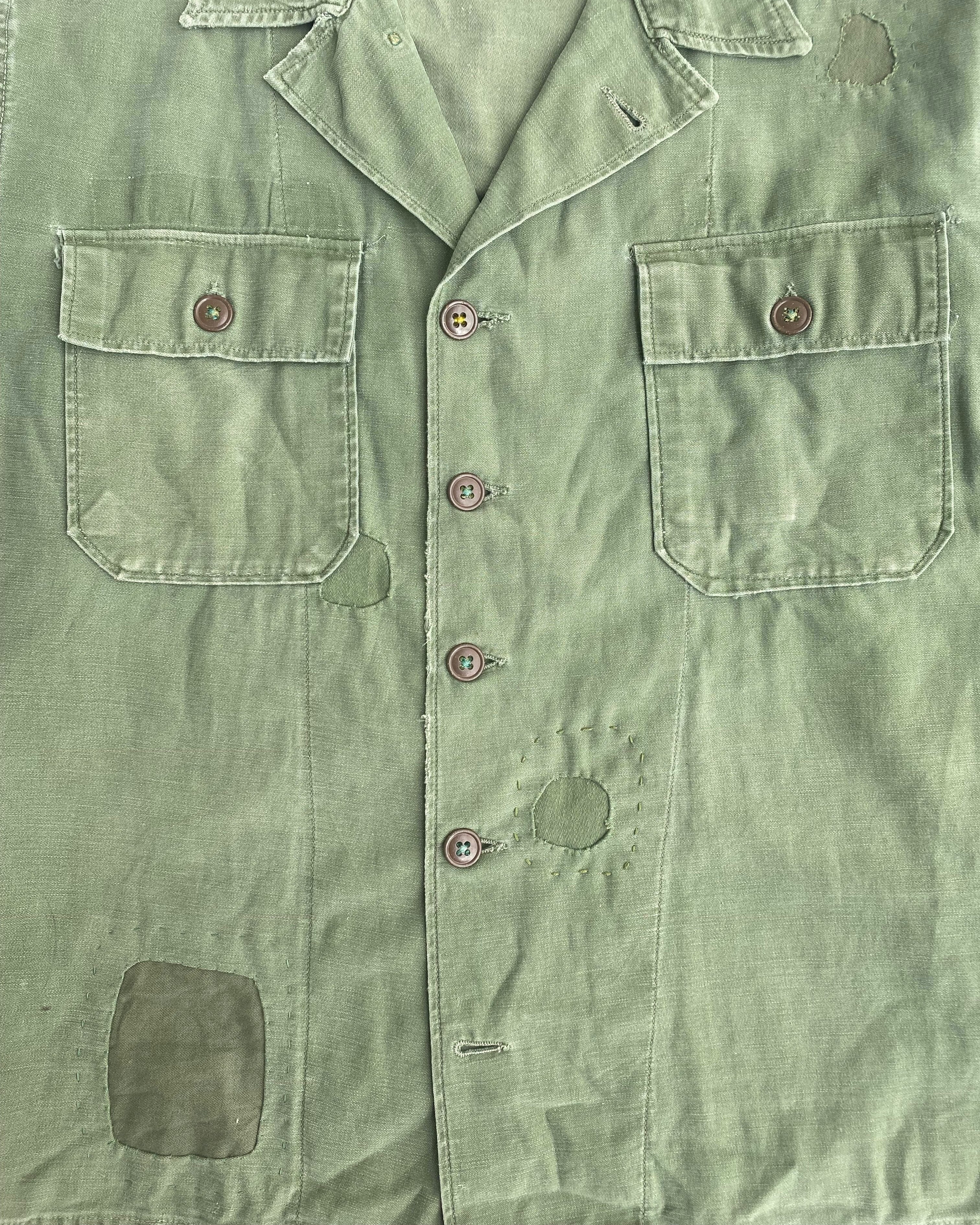 1950S US ARMY OG-107 SATEEN REPAIRED SHIRT (M/L)
