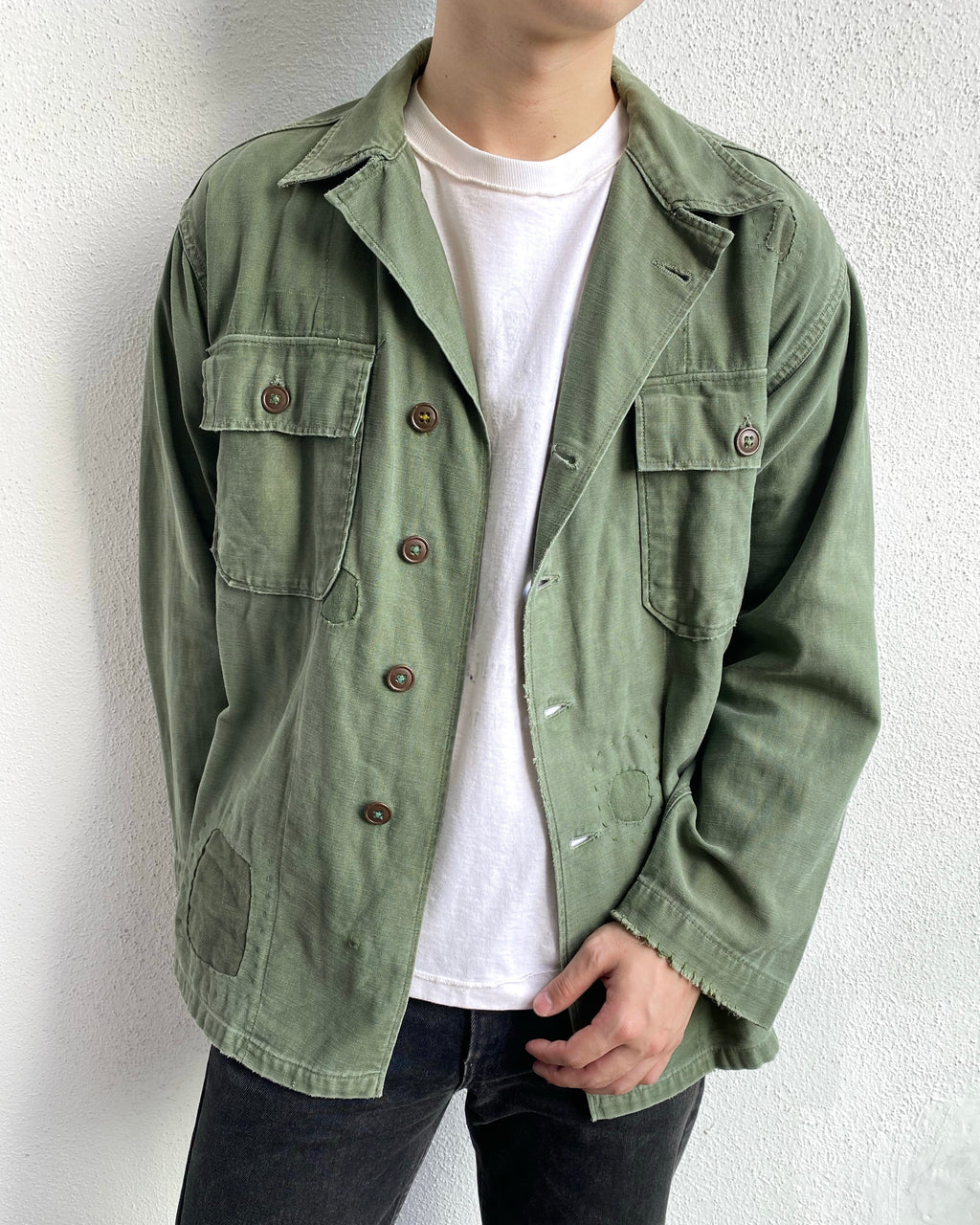 1950S US ARMY OG-107 SATEEN REPAIRED SHIRT (M/L)