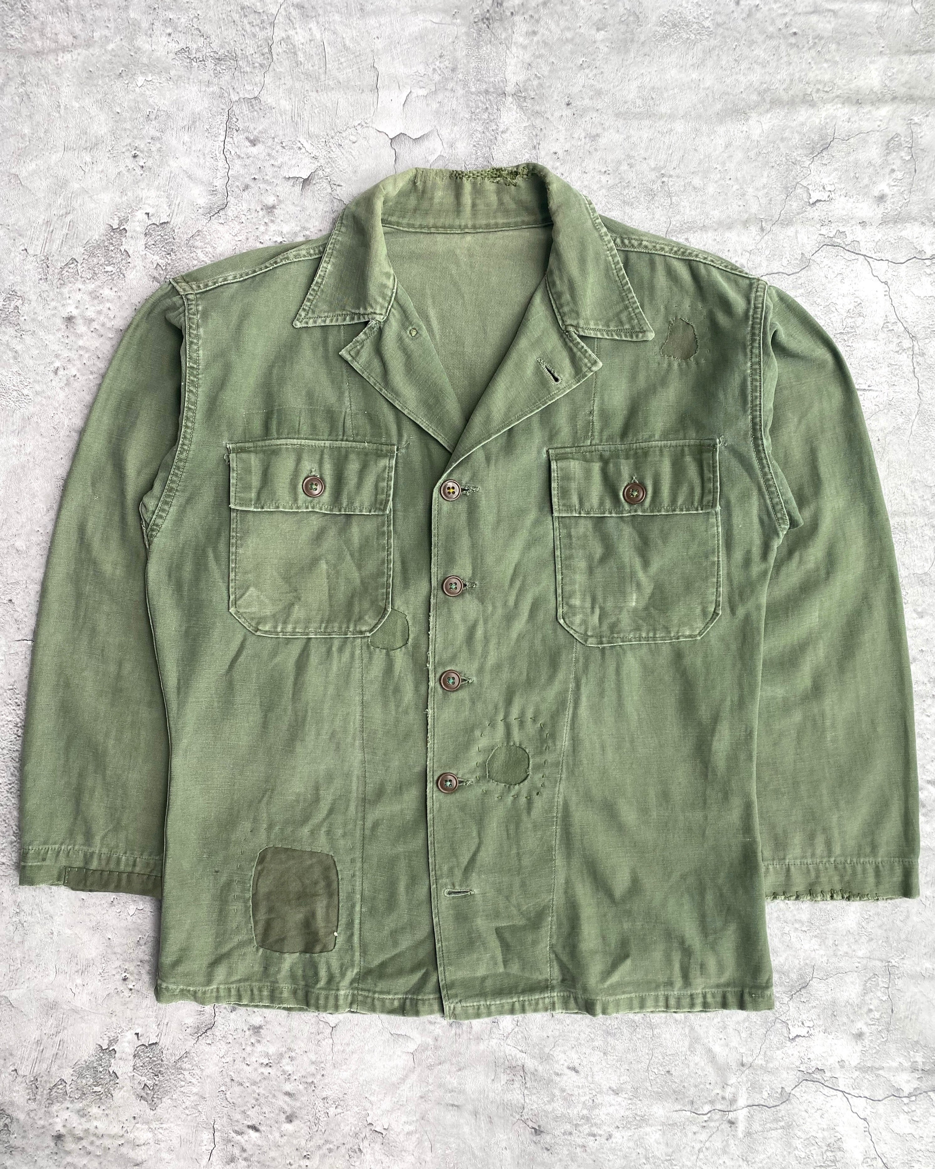1950S US ARMY OG-107 SATEEN REPAIRED SHIRT (M/L)