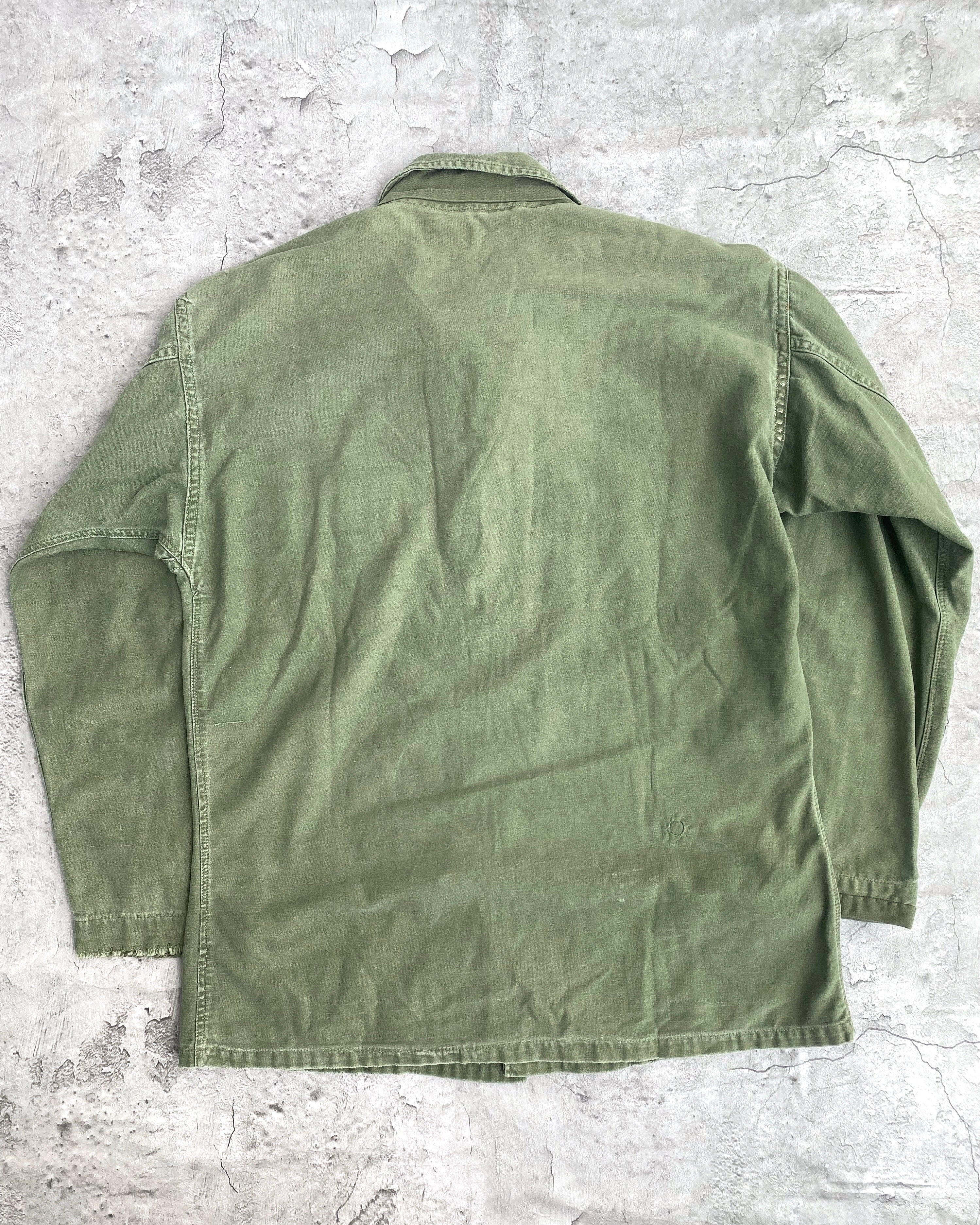 1950S US ARMY OG-107 SATEEN REPAIRED SHIRT (M/L)