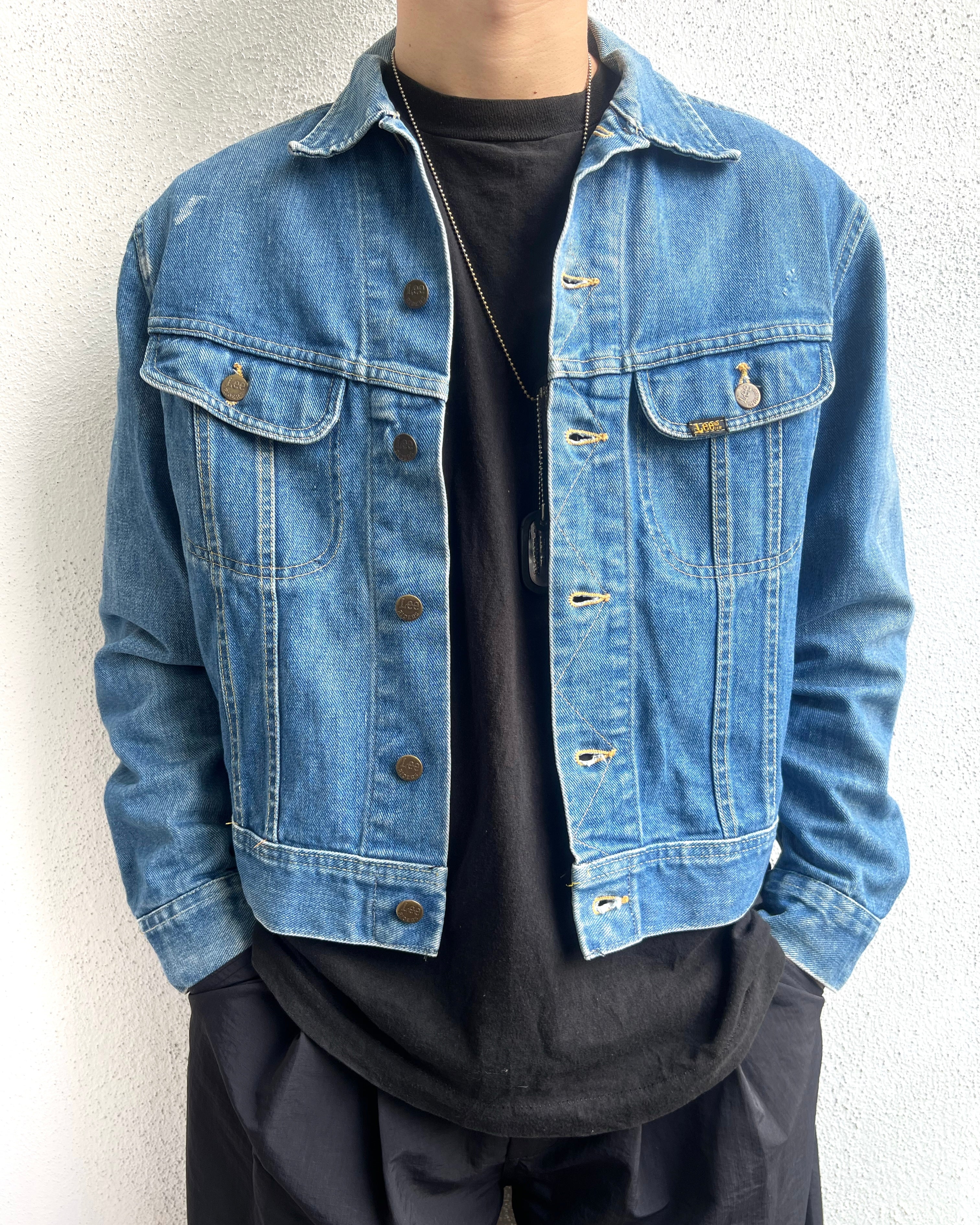 1970S SUN FADED LEE DENIM TRUCKER JACKET (M)