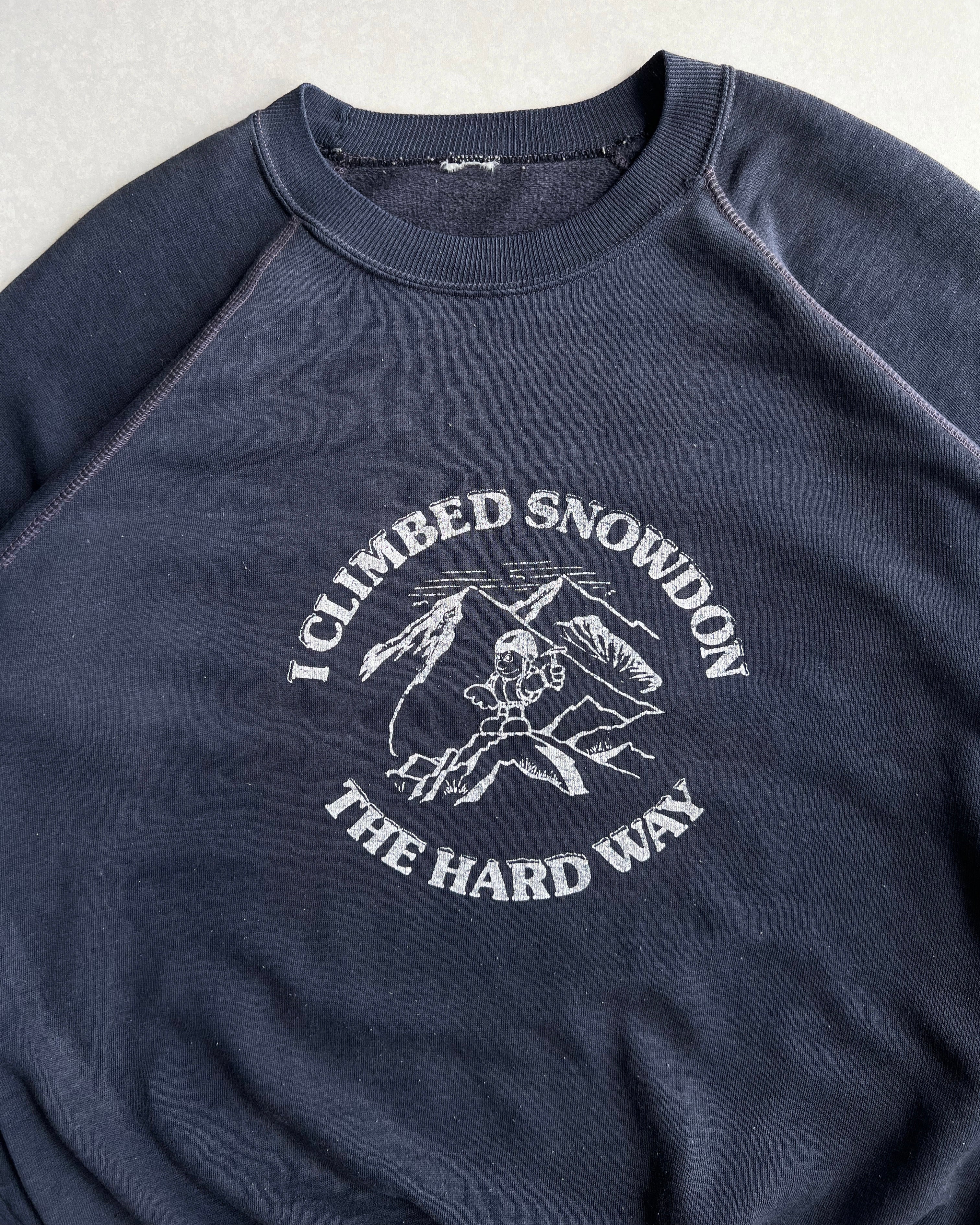 1980S 'I CLIMBED SNOWDON THE HARD WAY' RAGLAN SWEATSHIRT (M/L)