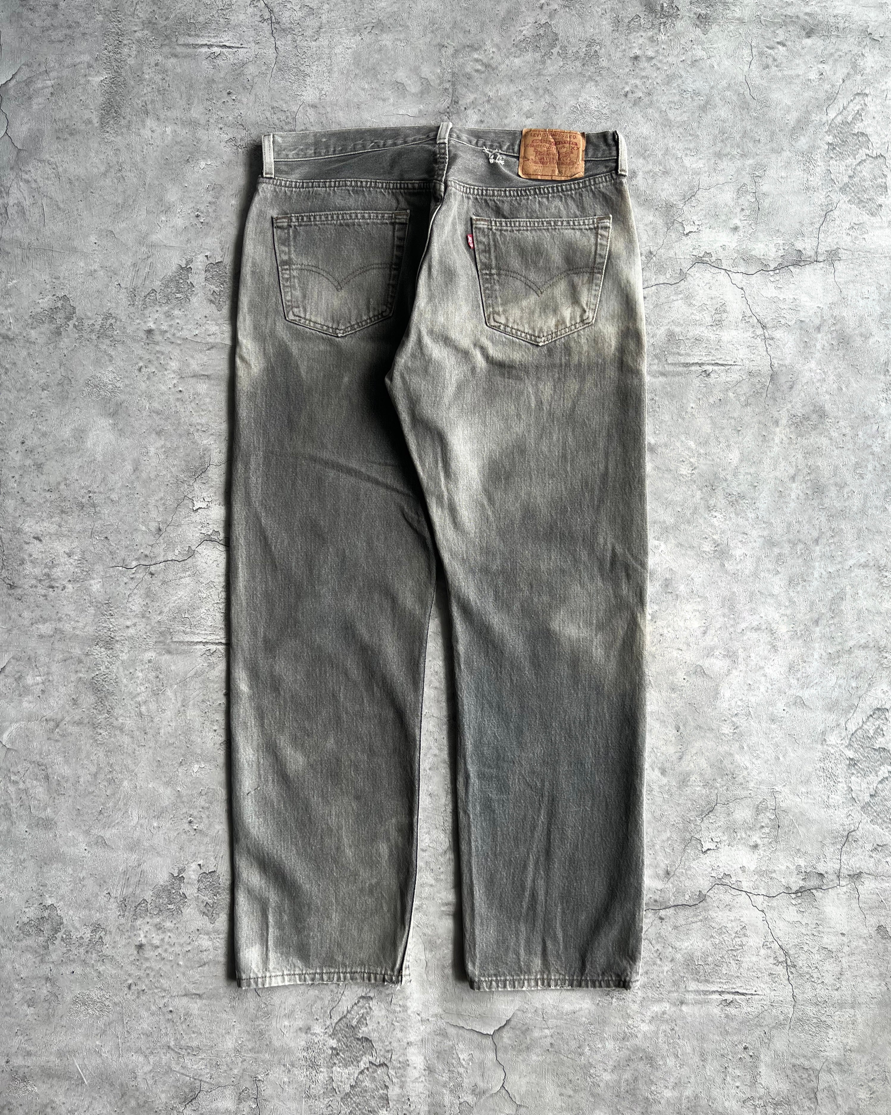 1990S SUN FADED GREY LEVI'S 501 JEANS (36X30)