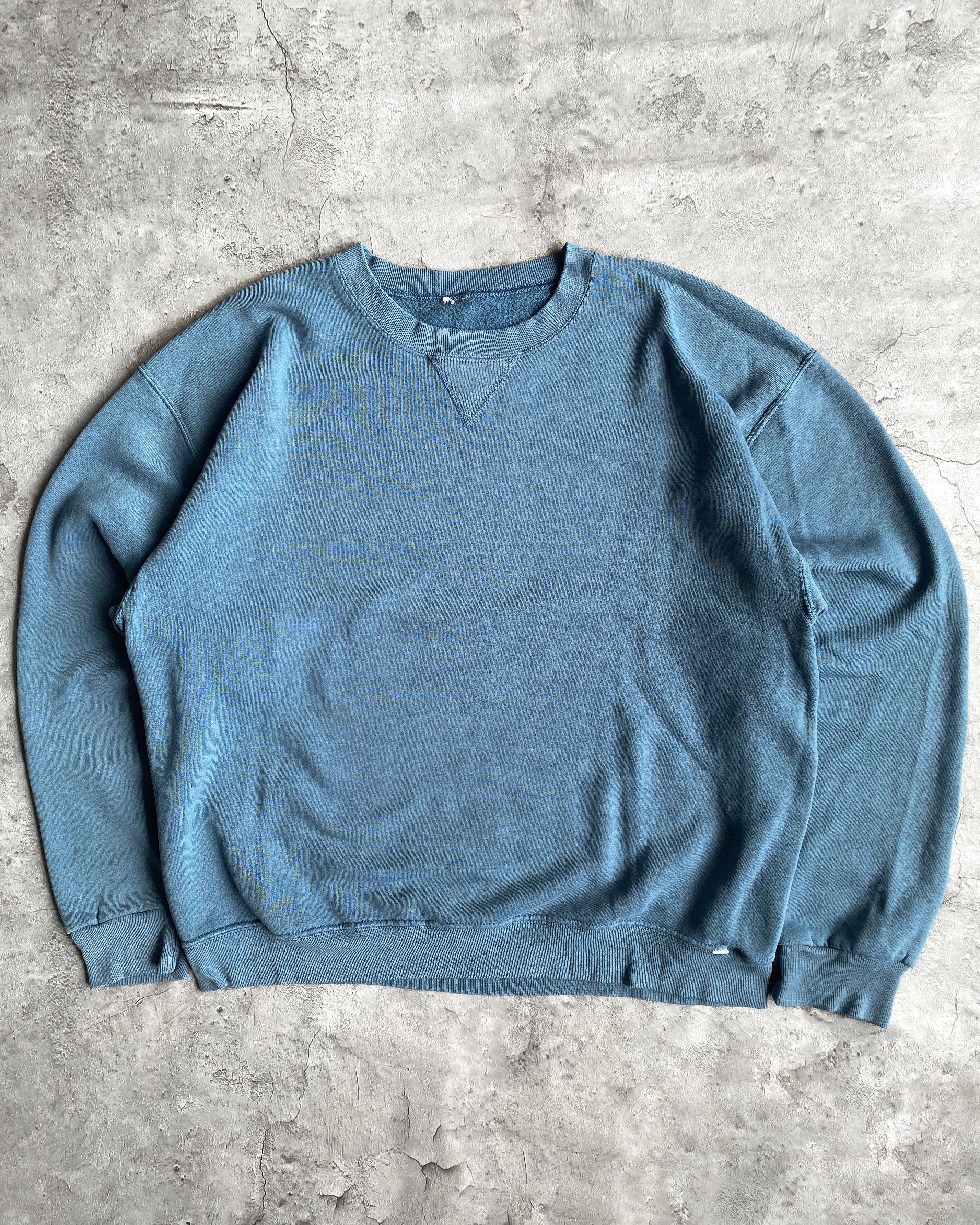 1990S RUSSELL FADED BLUE BLANK CREWNECK SWEATSHIRT (M/L)
