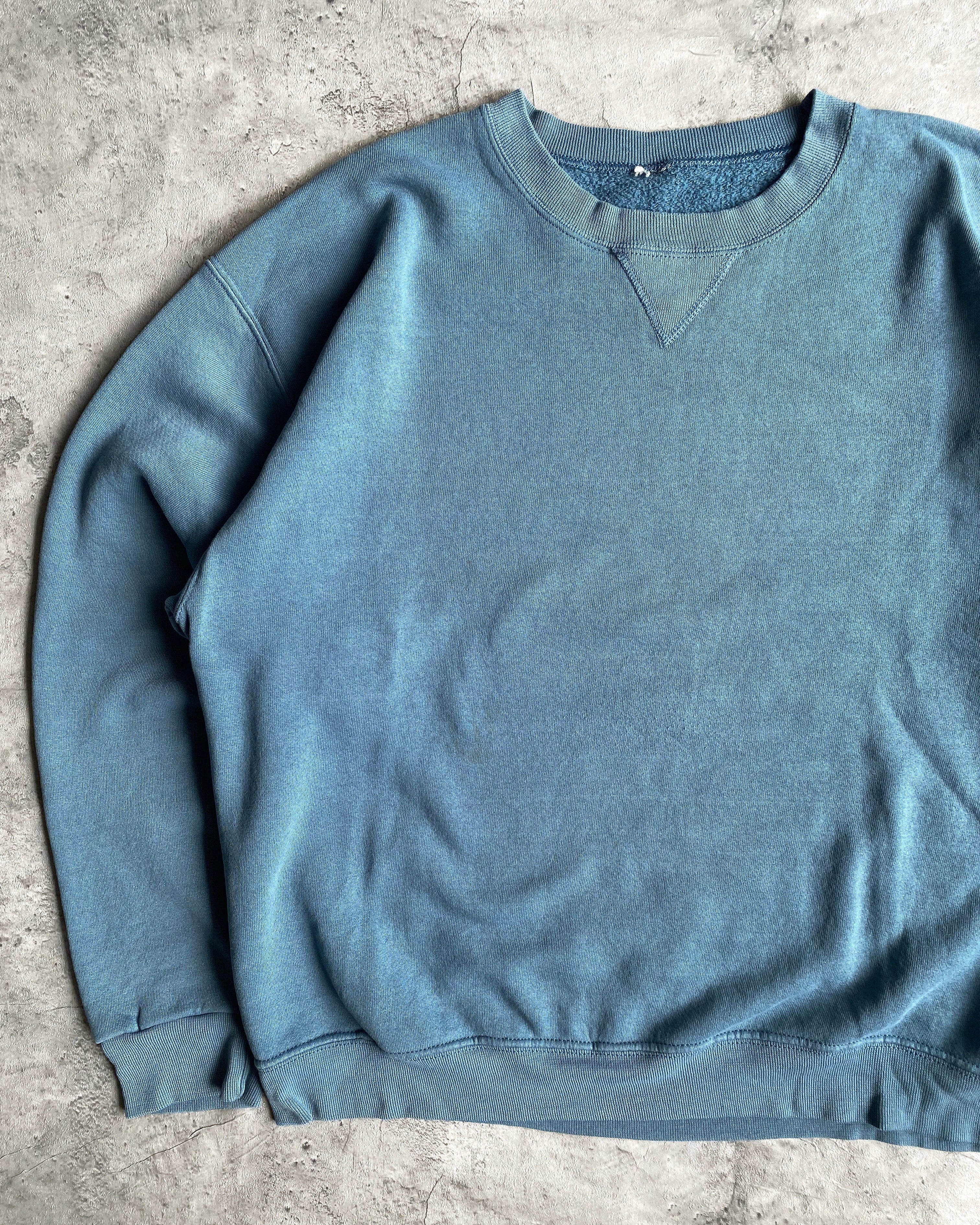 1990S RUSSELL FADED BLUE BLANK CREWNECK SWEATSHIRT (M/L)