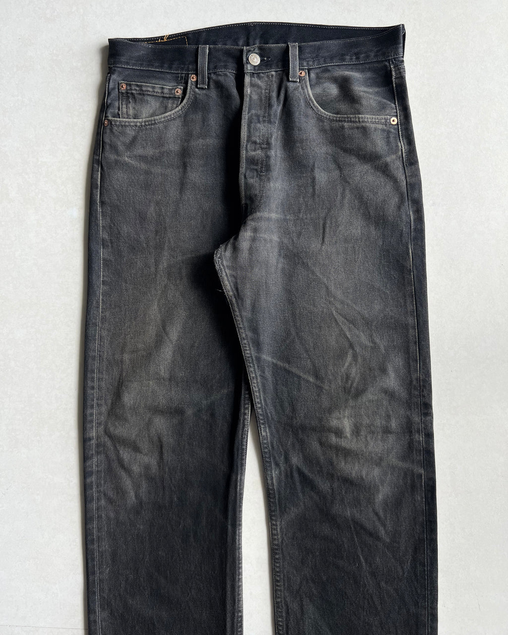 1990S FADED BLACK LEVI'S 501 JEANS (33X34)