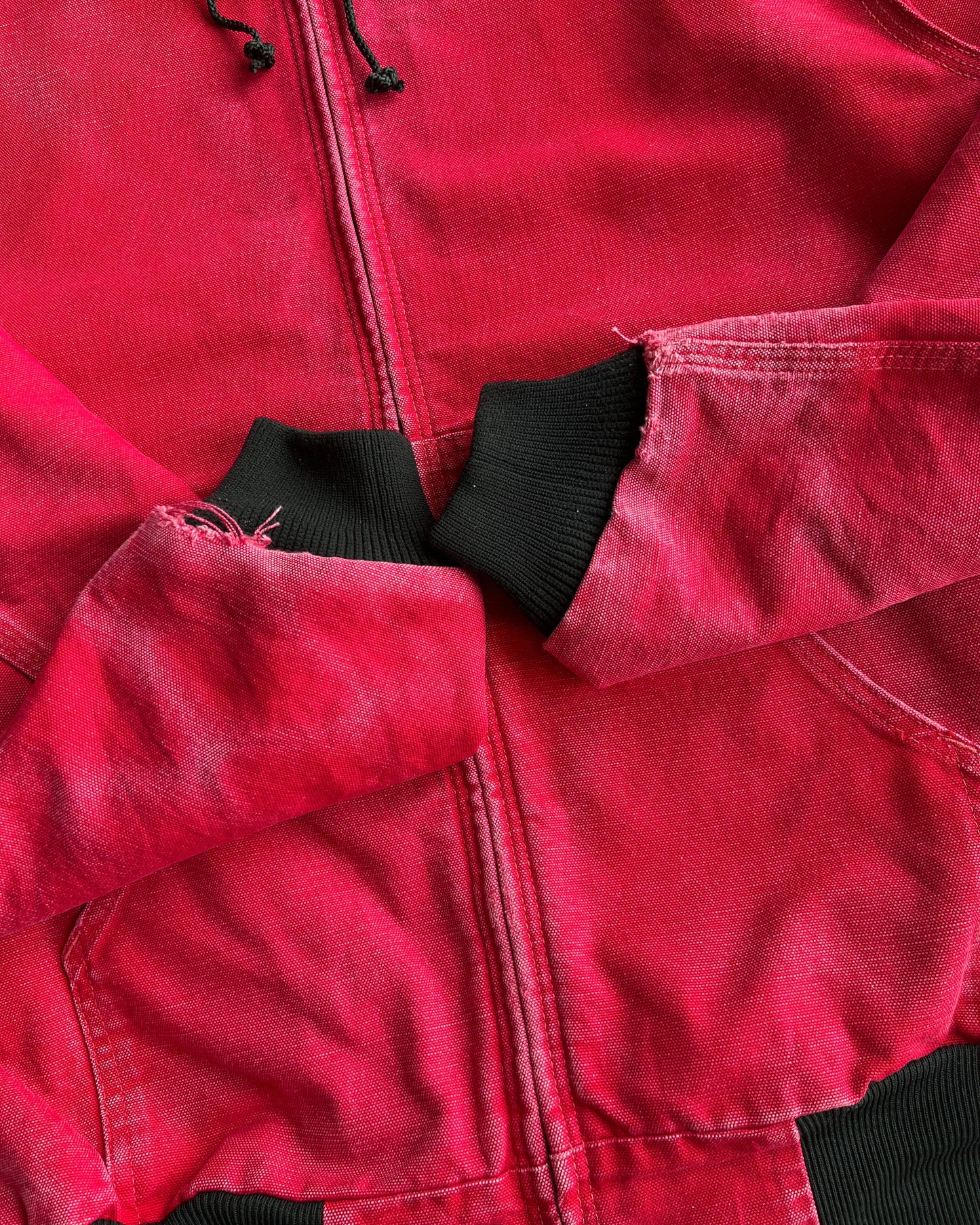 1990S FADED RED CARHARTT HOODED WORK JACKET (L)