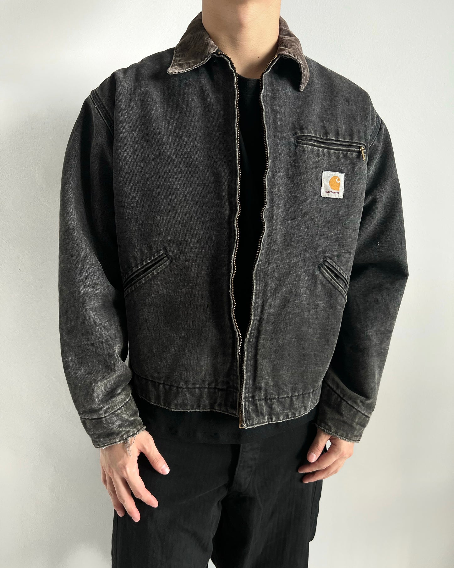 1990S FADED BLACK CARHARTT DETROIT WORK JACKET (M/L)