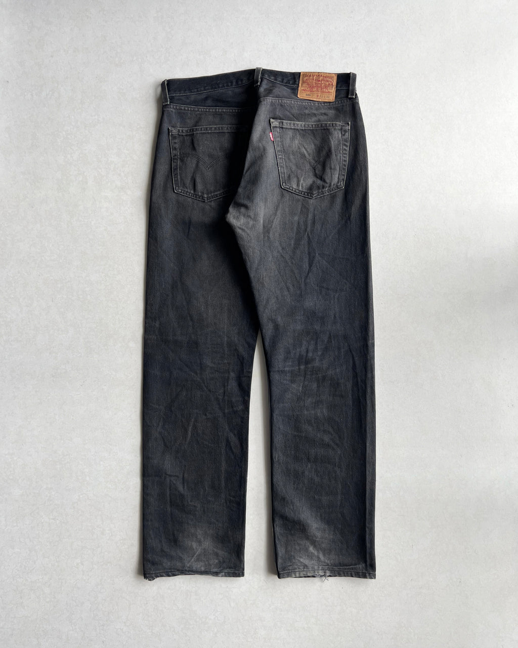 1990S FADED BLACK LEVI'S 501 JEANS (33X34)