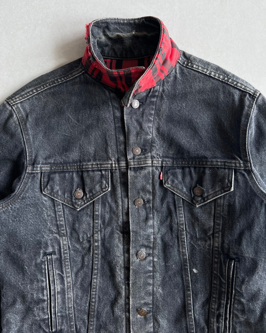 1980S FADED BLACK LEVI'S TYPE III REVERSIBLE TRUCKER DENIM JACKET (L)