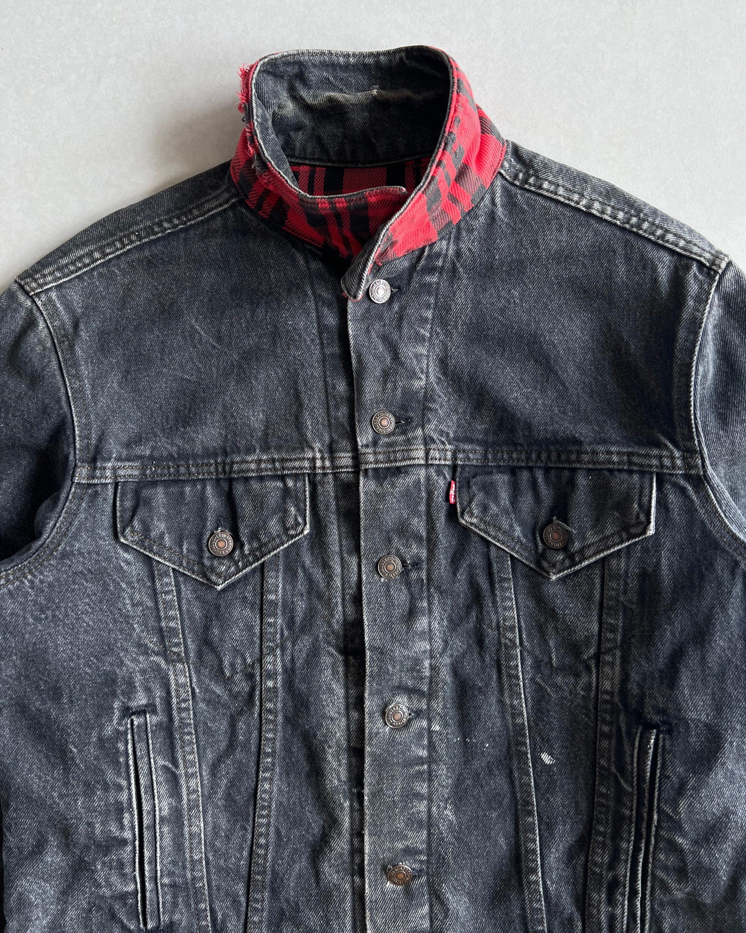 1980S FADED BLACK LEVI'S TYPE III REVERSIBLE TRUCKER DENIM JACKET (L)