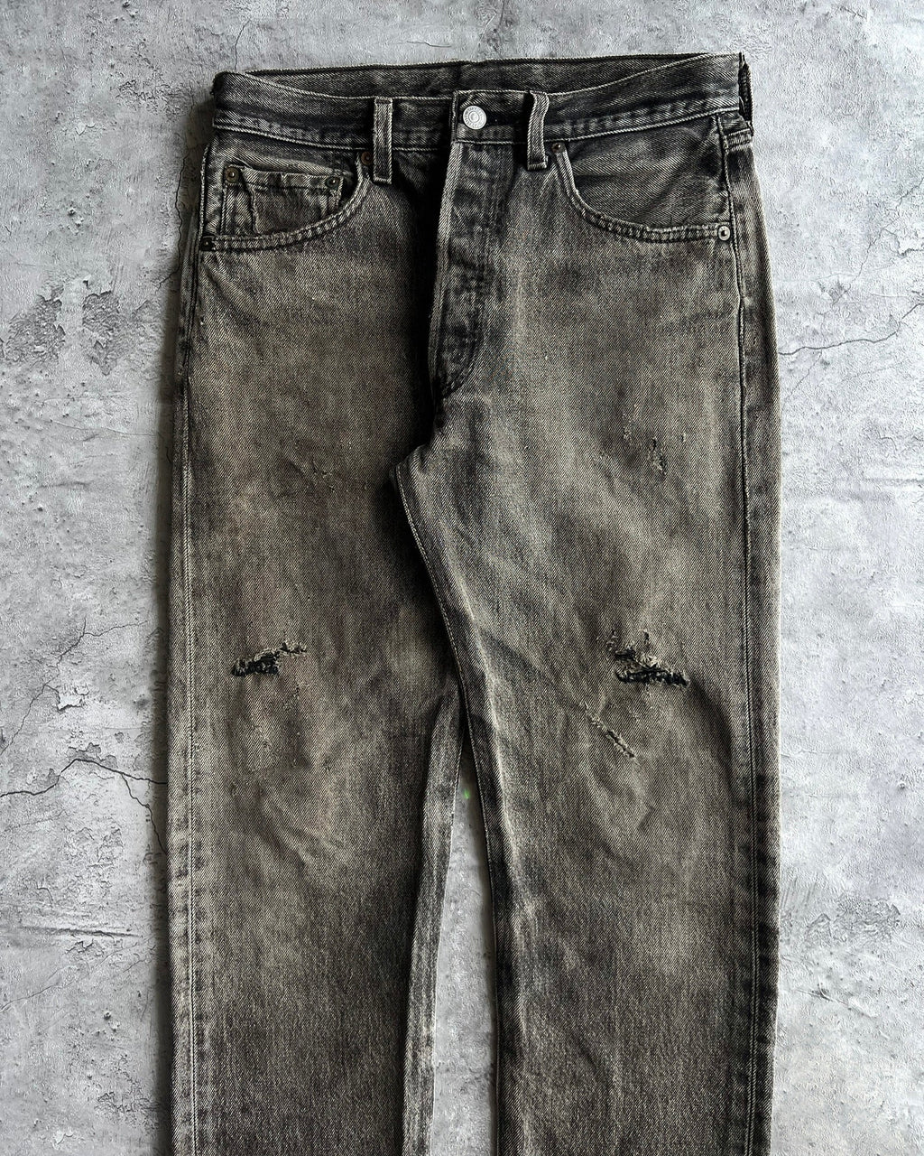 1990S FADED MUD BLACK LEVI'S 501 JEANS (31X32)