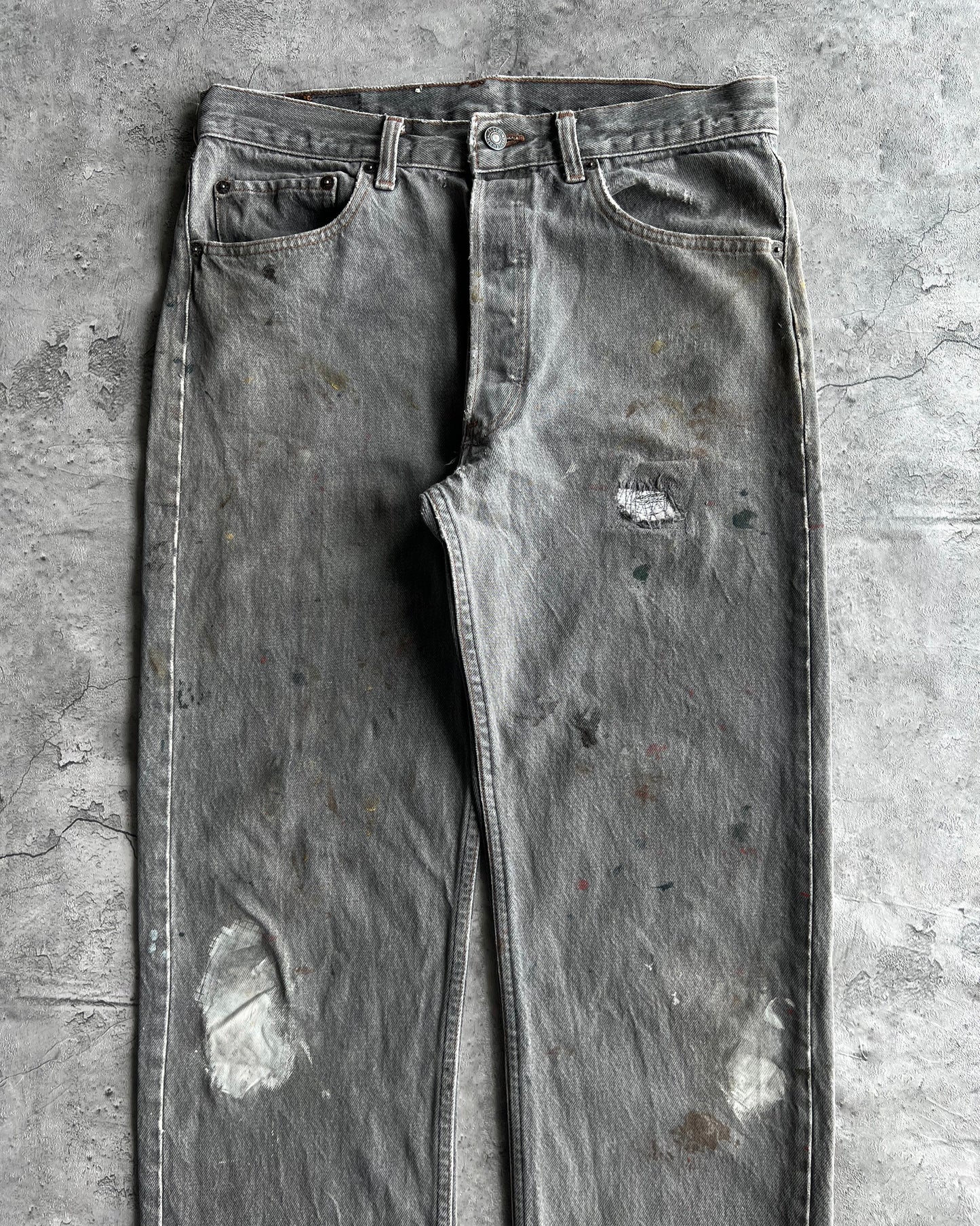 1990S FADE GREY PAINTED LEVI'S 501 JEANS (33X32)