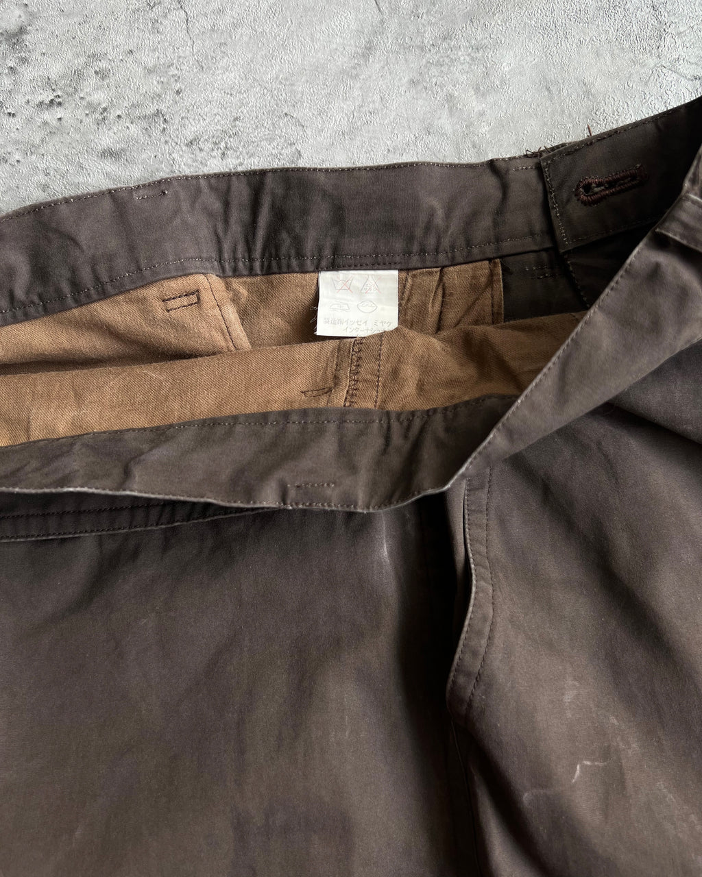1980S BROWN ISSEY MIYAKE DUAL ZIPPER PARACHUTE TROUSERS (29-31)