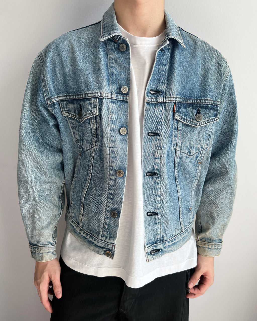 1990S FADED WASHED LEVI'S TYPE III DENIM TRUCKER JACKET (XL)
