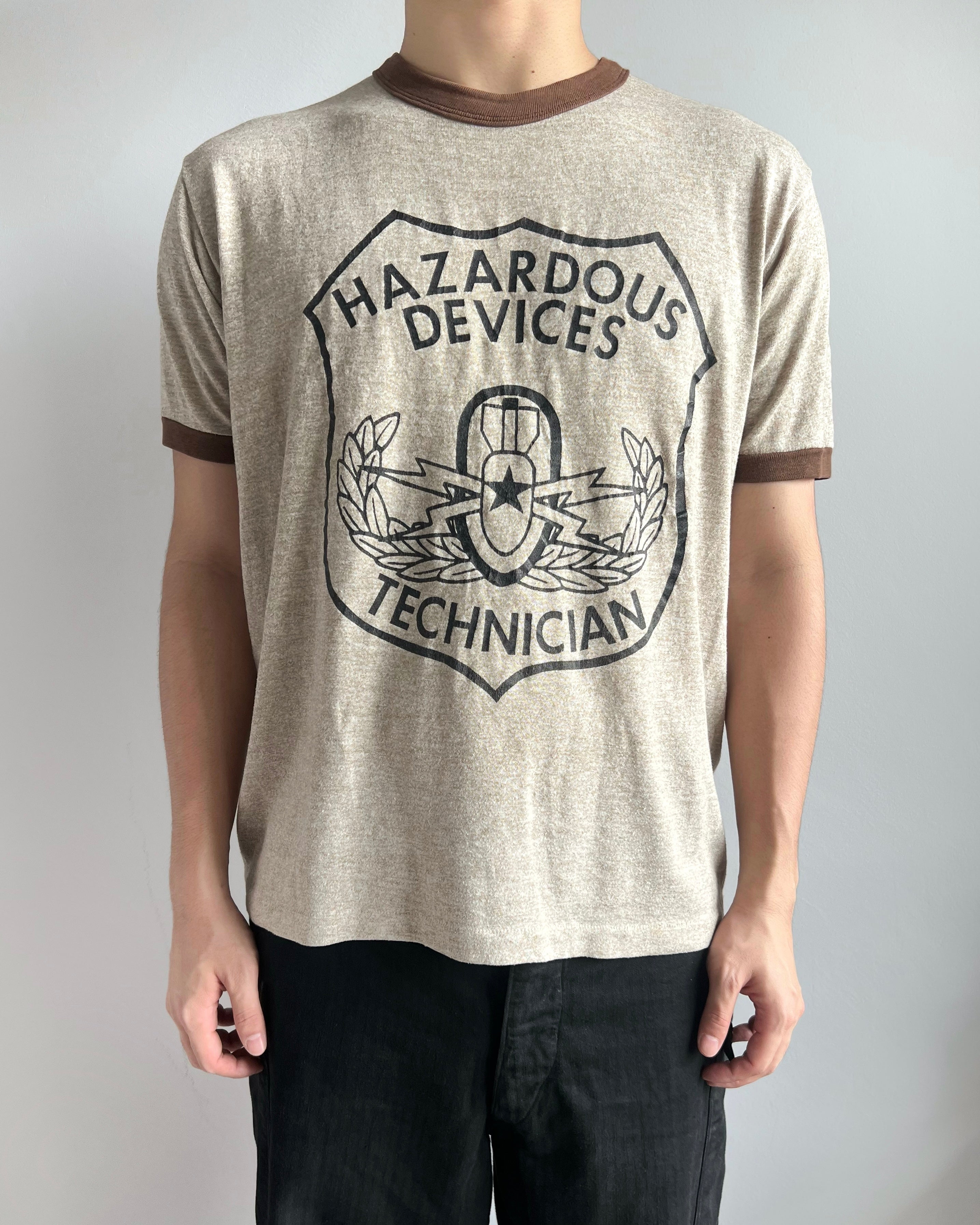 1980S 'HAZARDOUS DEVICES TECHNICIAN' RINGER TEE (XL)