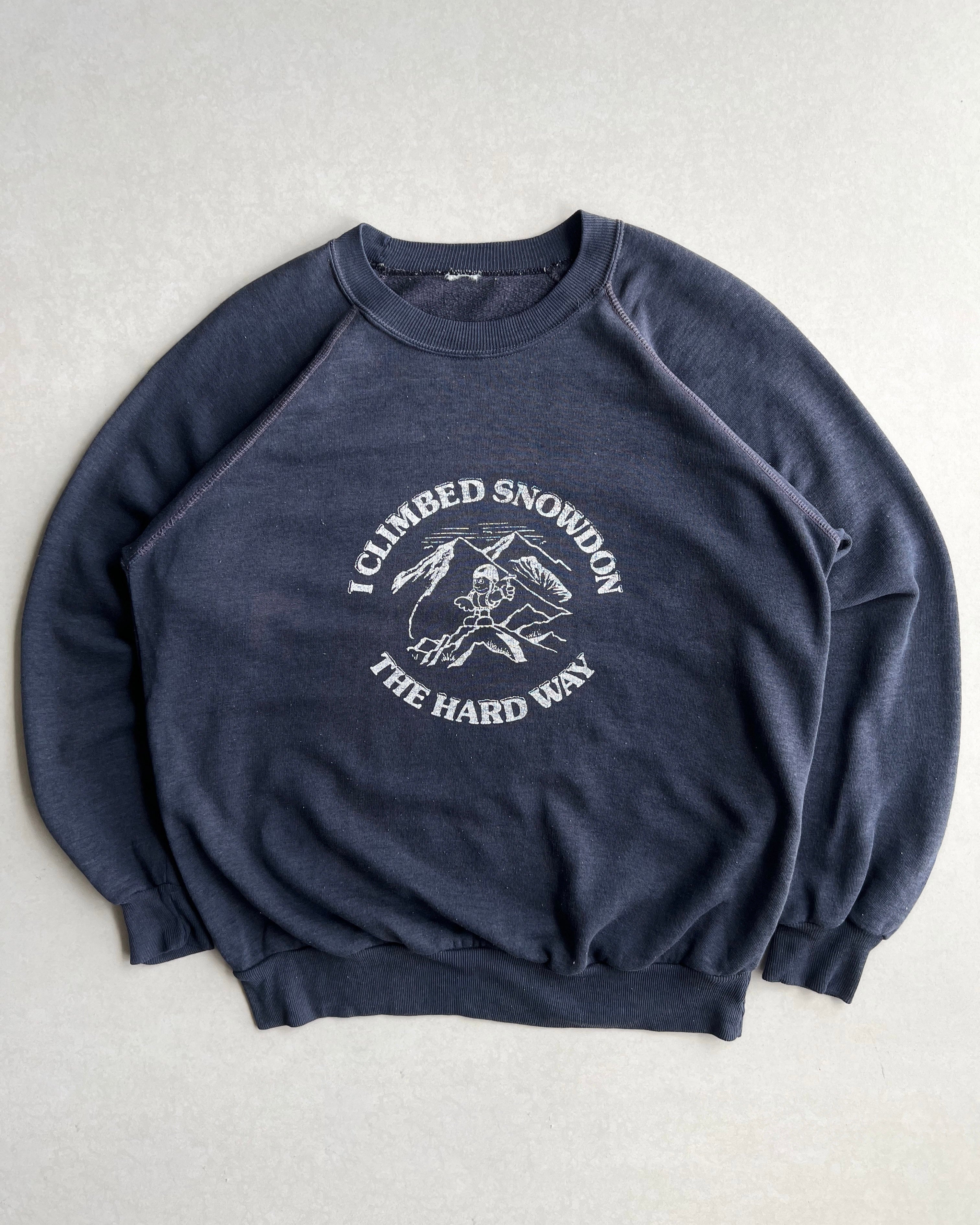 1980S 'I CLIMBED SNOWDON THE HARD WAY' RAGLAN SWEATSHIRT (M/L)